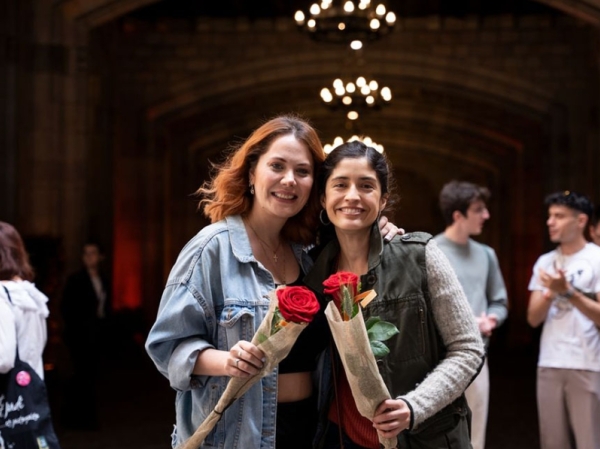 El comercio se prepara para llenar la ciudad de libros y rosas por Sant Jordi
