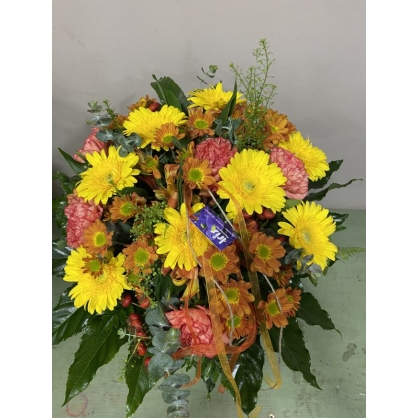 Bouquet  flors de temporada en tons grocs i taronges